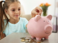 Можно ли продать долю ребёнка в квартире и положить деньги на счёт?